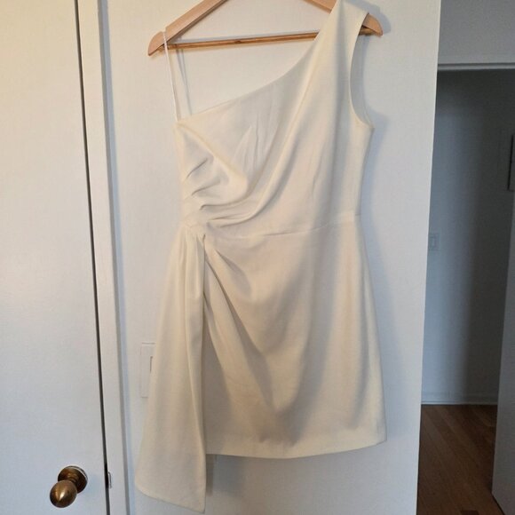 Iconic Glamour Short Dress - Pearl White - Picture 3 of 4